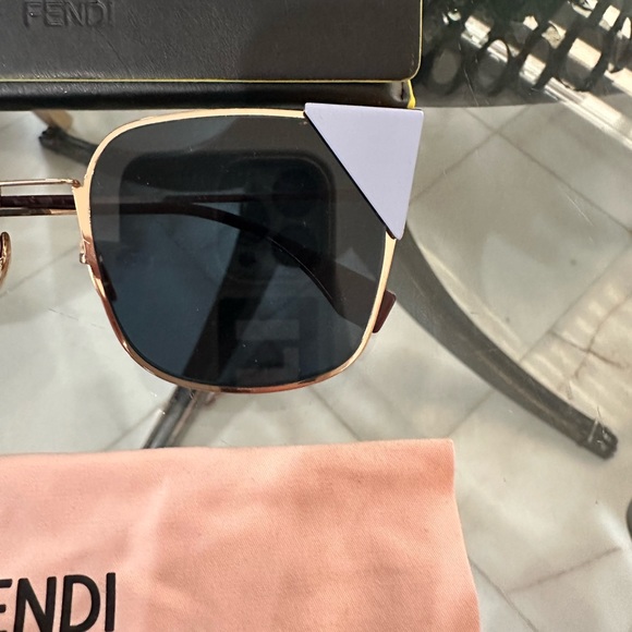 Fendi square sunglasses - Picture 3 of 6